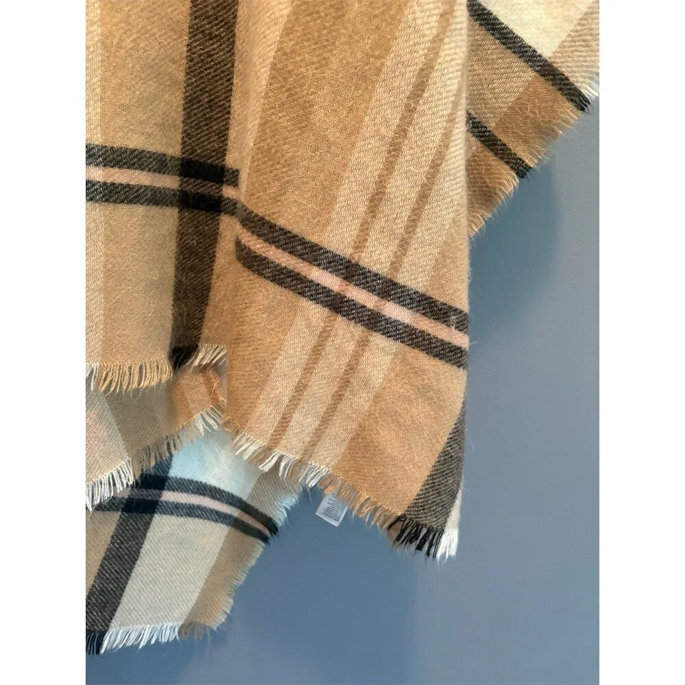 Old Navy Shawl Wrap Womens One Size Beige Plaid Fringe Open Front Soft